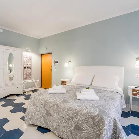 דירה The Small Nest At Coliseum