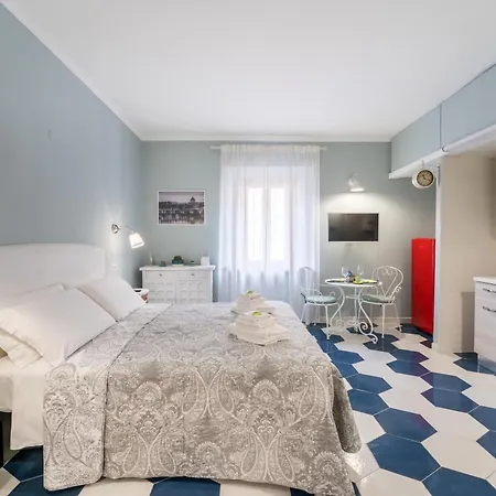 Apartment The Small Nest At Coliseum *